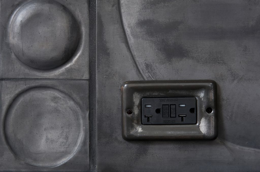 Detailed Look at the custom back-splash
